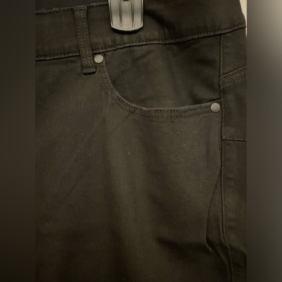 Torrid Premium Stretch Bombshell Skinny Black Jeans - Picture 4 of 5